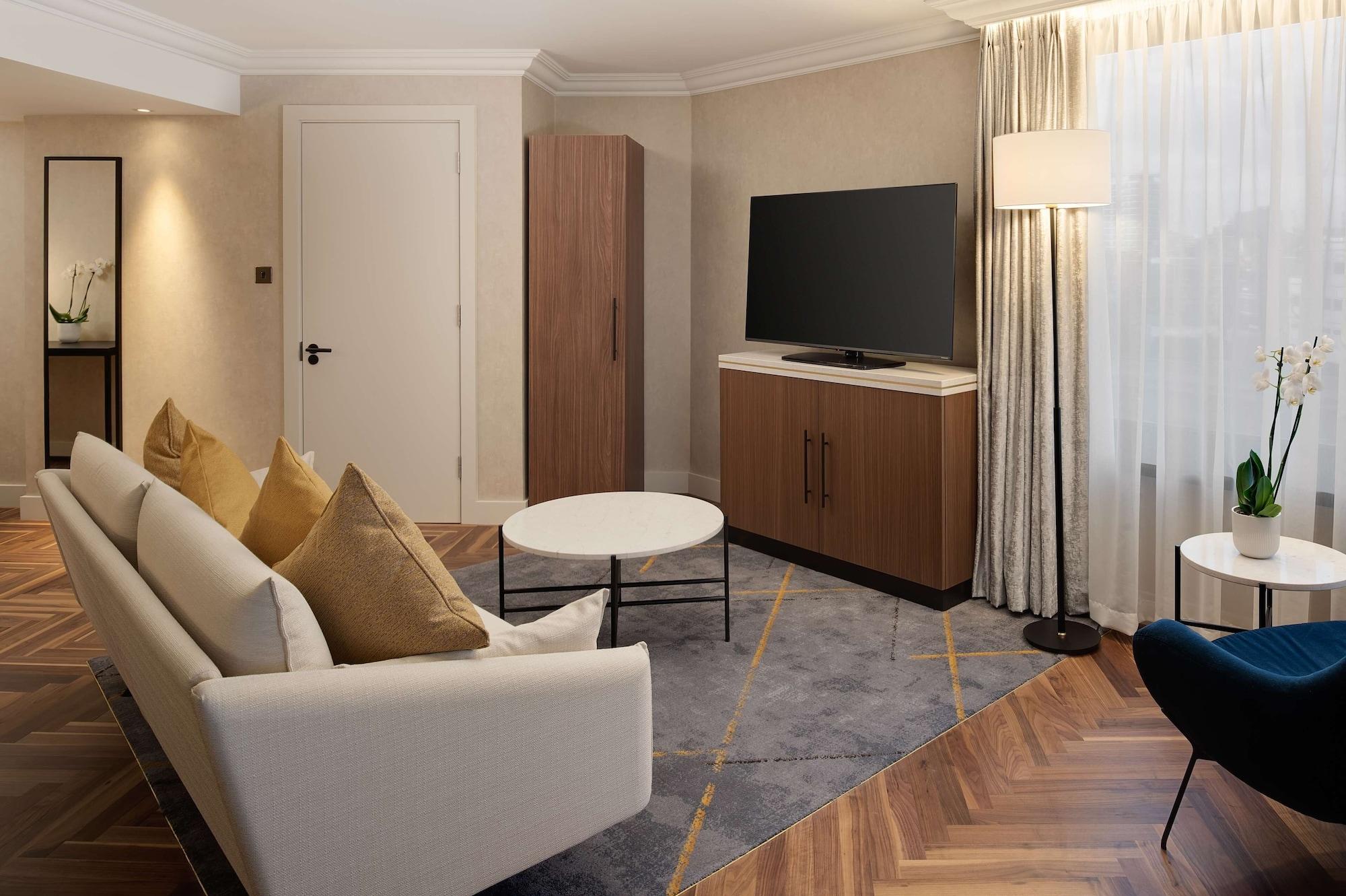 Hilton Metropole Отель