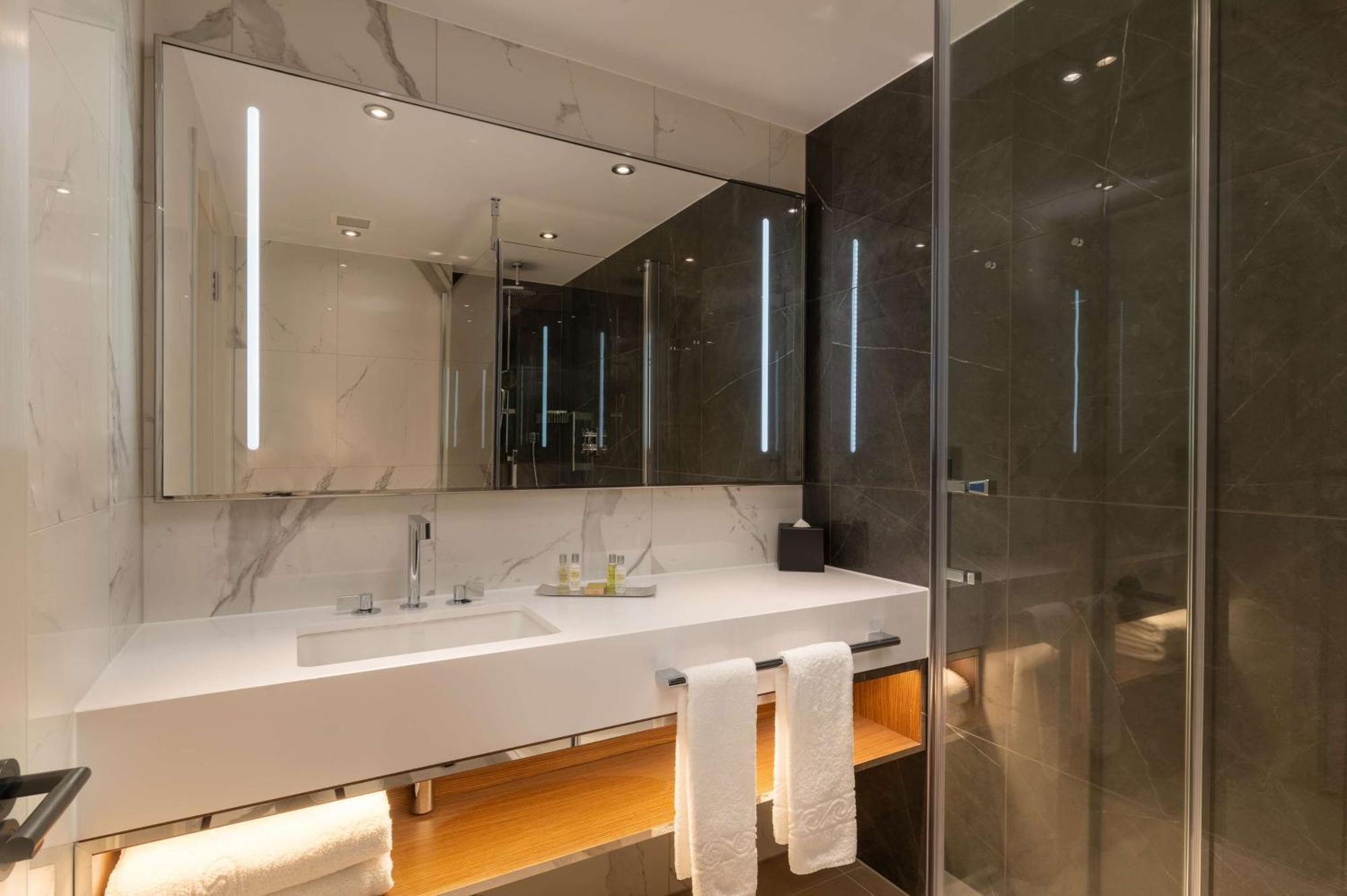 Отель Hilton Metropole
