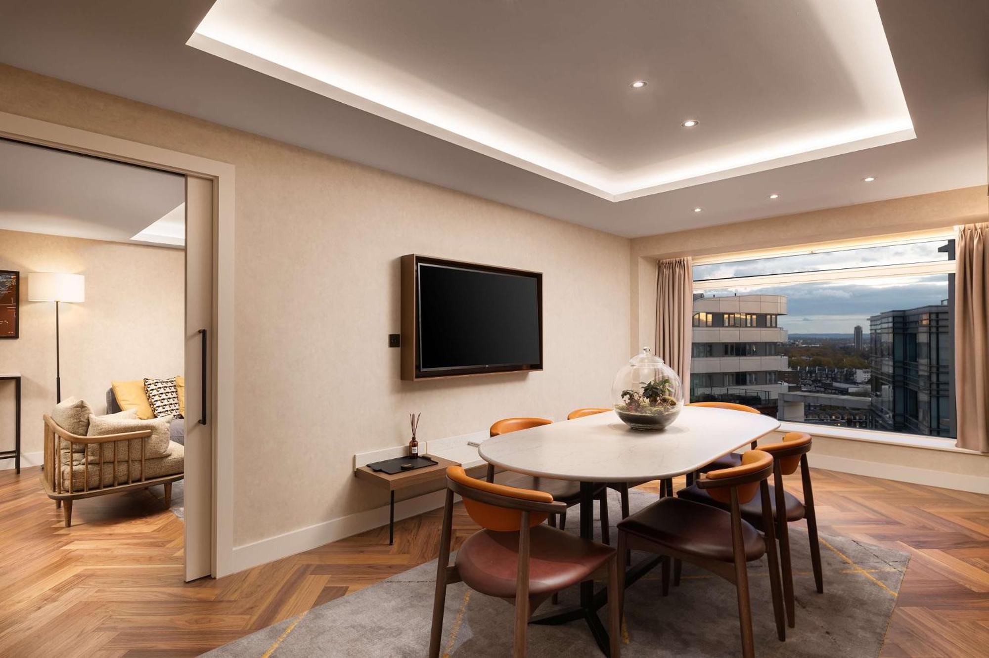 Отель Hilton Metropole Лондон