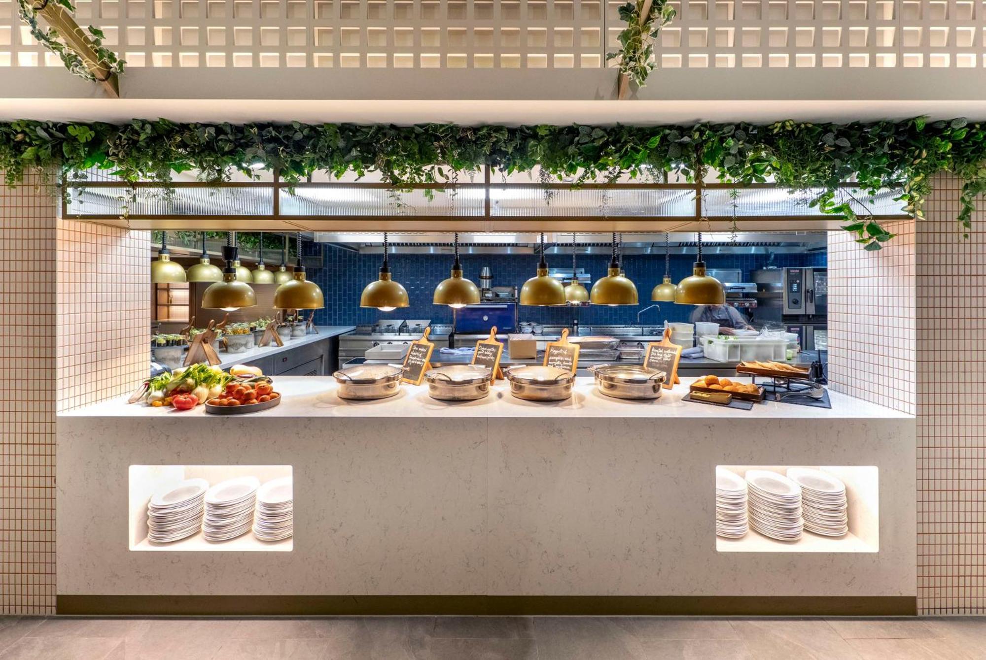 Hilton Metropole 4* Лондон
